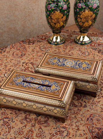 Set of tissue paper holder and spoon holder with gilding pattern