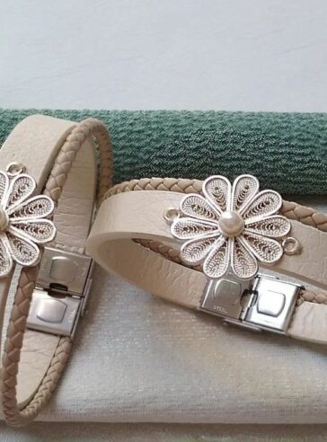 Leather bracelet with silver flower