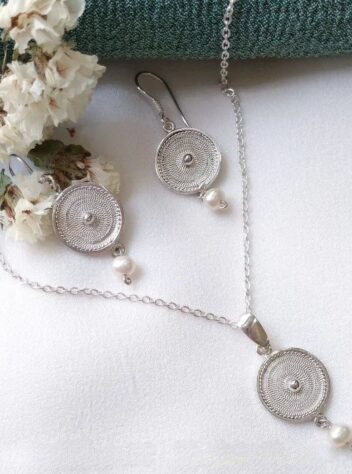 Silver woven circle necklace and earrings with dangling pearls