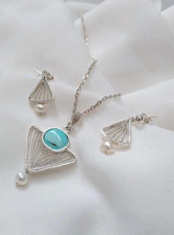 Silver kite necklace and earrings with turquoise stones